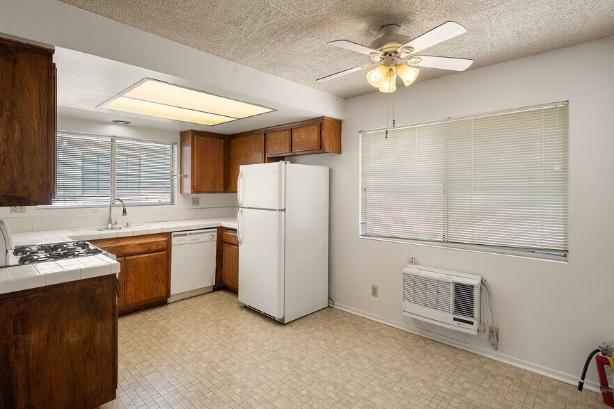 More Photos Of 104 N Atlantic Blvd, Alhambra Apartments For Sale