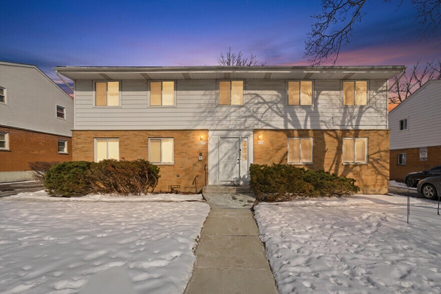 More Photos Of 630 Westmoreland Dr, Vernon Hills Apartments For Sale