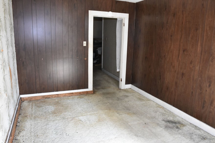 More Photos Of 106 S Main St, Springboro Storefront Retail Residential For Sale