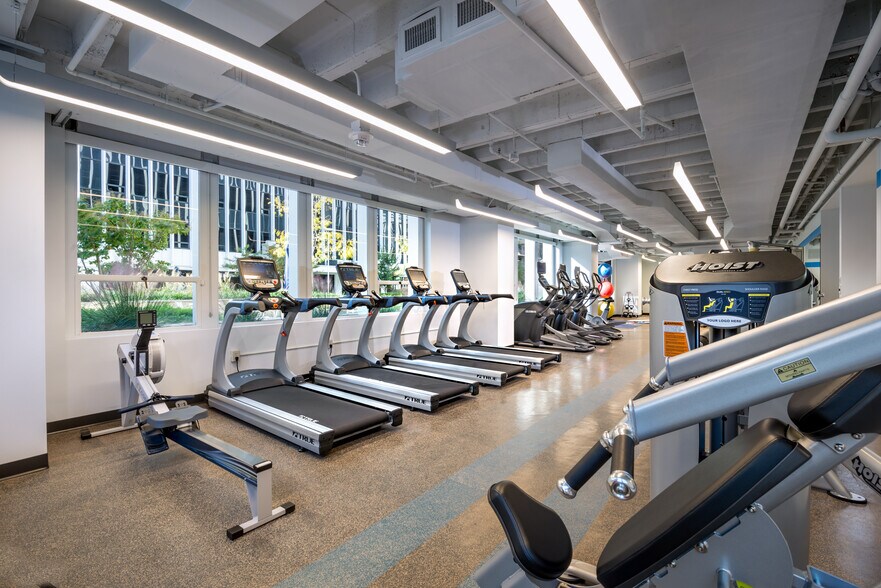 More Photos Of 1515 Wilson Blvd, Arlington Office For Lease