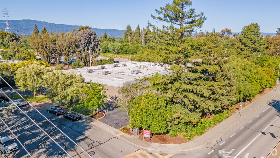 More Photos Of 300 Pioneer Way, Mountain View Research And Development For Sale