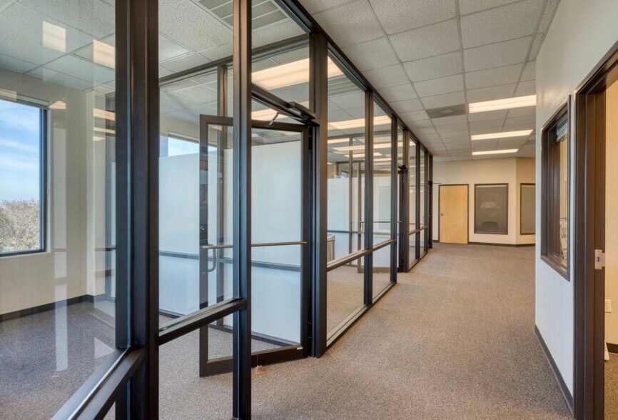 More Photos Of 1002 Marble Heights Dr, Marble Falls Medical For Lease