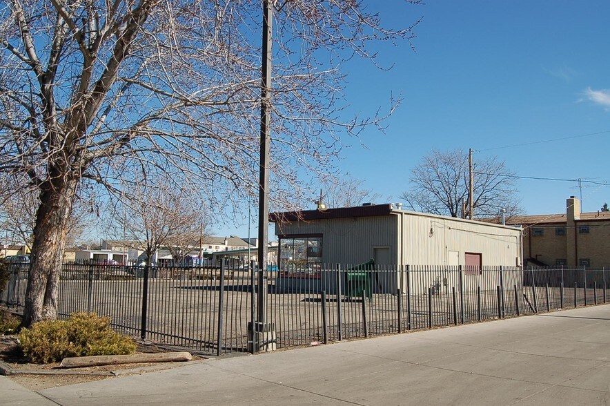 More Photos Of 10800 E Colfax Ave, Aurora Freestanding For Sale