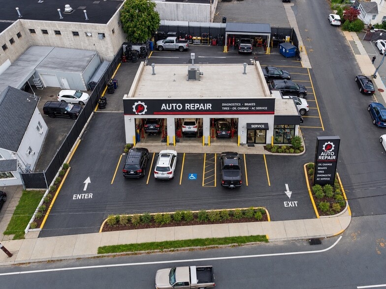 More Photos Of 88 Woodbury Rd, Hicksville Auto Repair For Sale