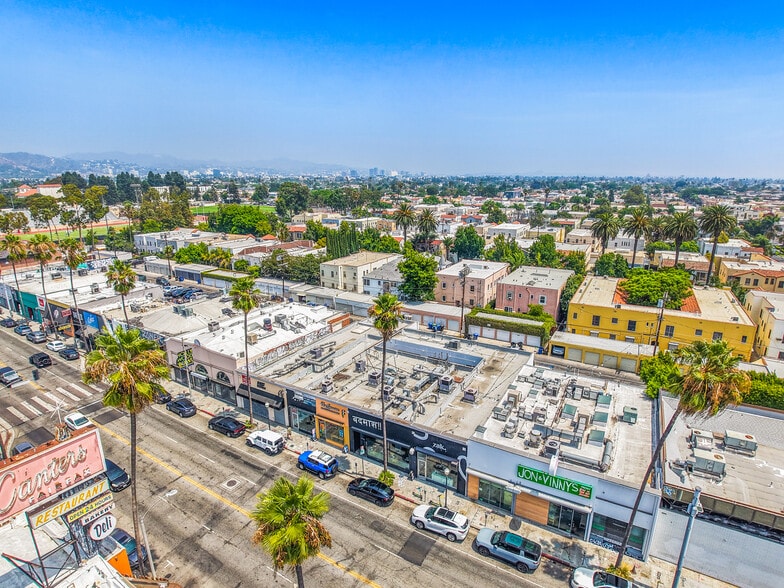 More Photos Of 416-424 N Fairfax Ave, Los Angeles Storefront For Lease