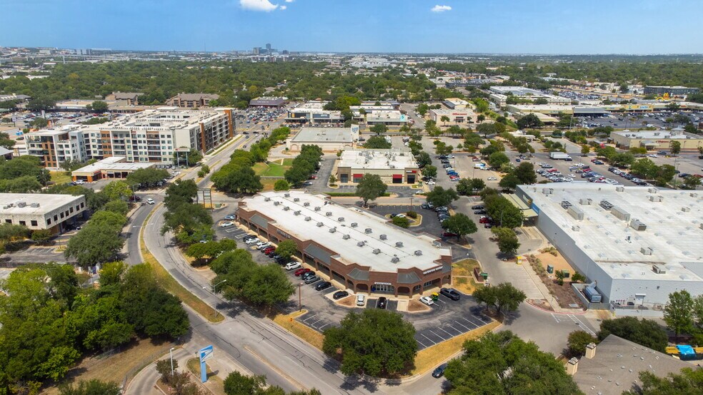 More Photos Of 2525 Anderson Ln W, Austin Unknown For Lease