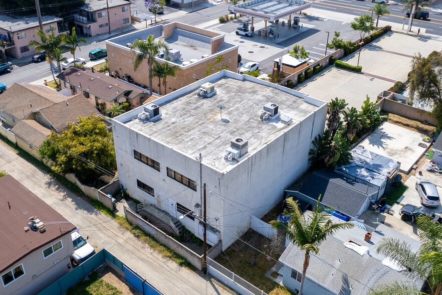 More Photos Of 2315 Pacific Coast Hwy, Lomita Storefront Retail Office For Sale