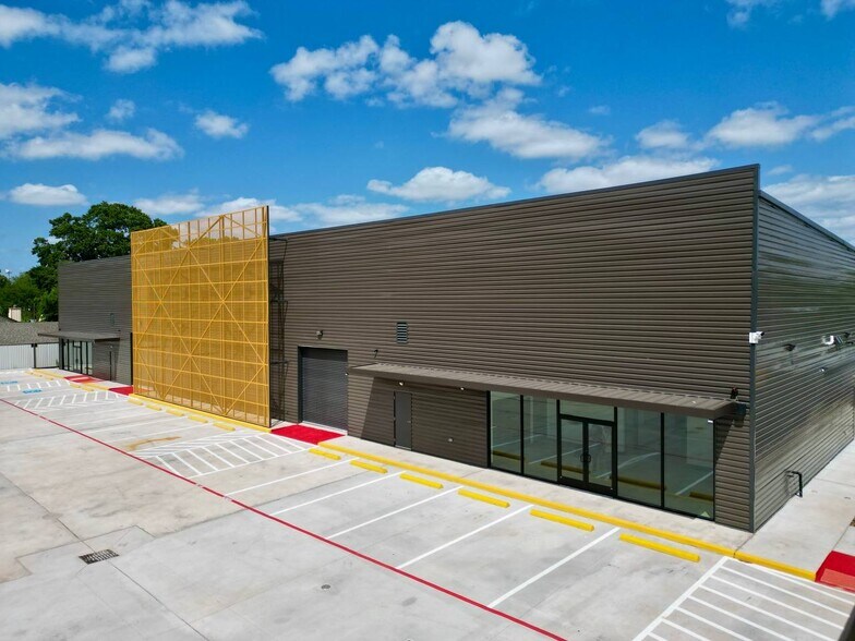 More Photos Of 11907 Bedford St, Houston Warehouse For Lease