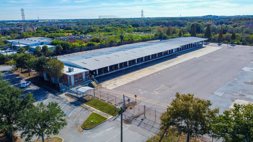 More Photos Of 9801 Palm River Rd, Tampa Truck Terminal For Lease