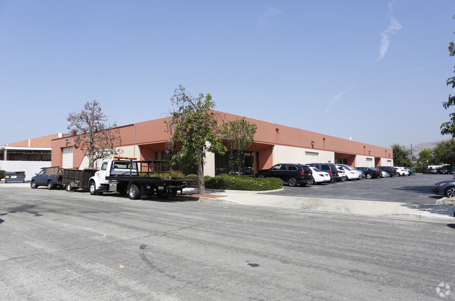 Primary Photo Of 2819-2829 Burton Ave, Burbank Warehouse For Lease