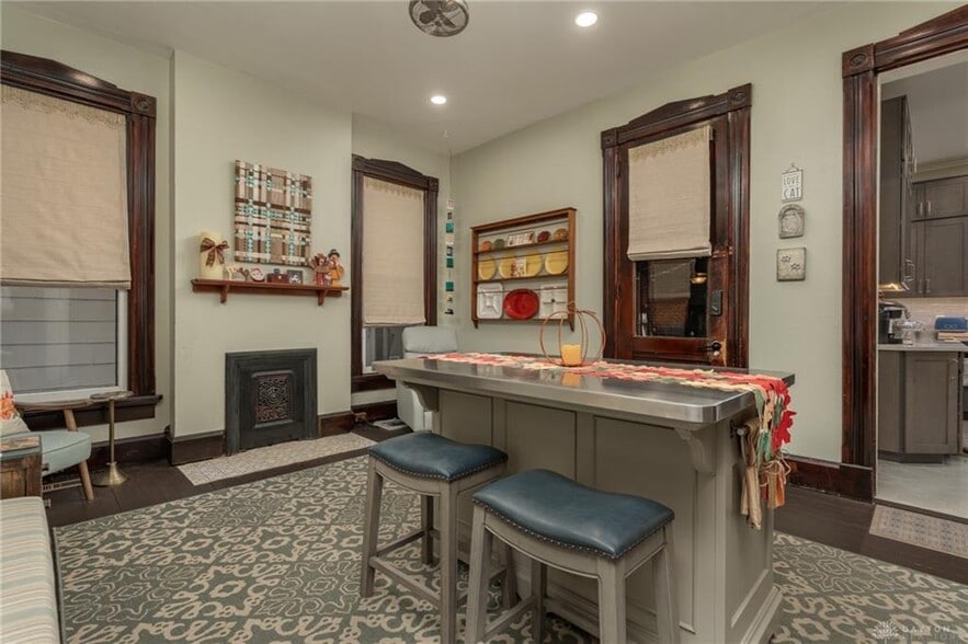 More Photos Of 324 Jones St, Dayton Office For Sale