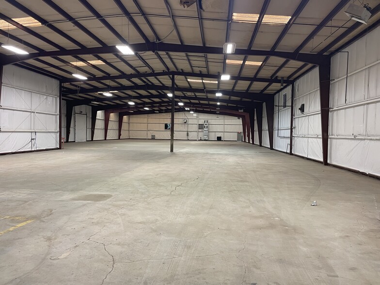 Primary Photo Of 3149 Lodge Rd, Huntsville Warehouse For Lease