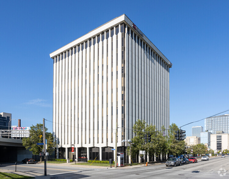 Primary Photo Of 250 E Liberty St, Louisville Medical For Lease