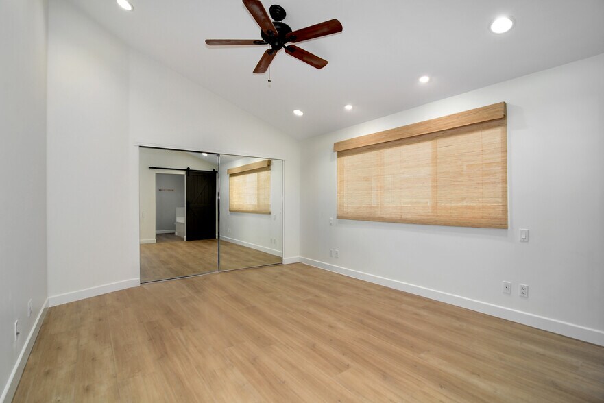 More Photos Of 22839 Dolorosa St, Woodland Hills Multifamily For Lease