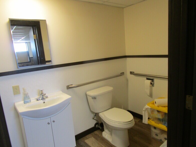 More Photos Of 2105 N Vfw Rd, Garden City Industrial For Lease