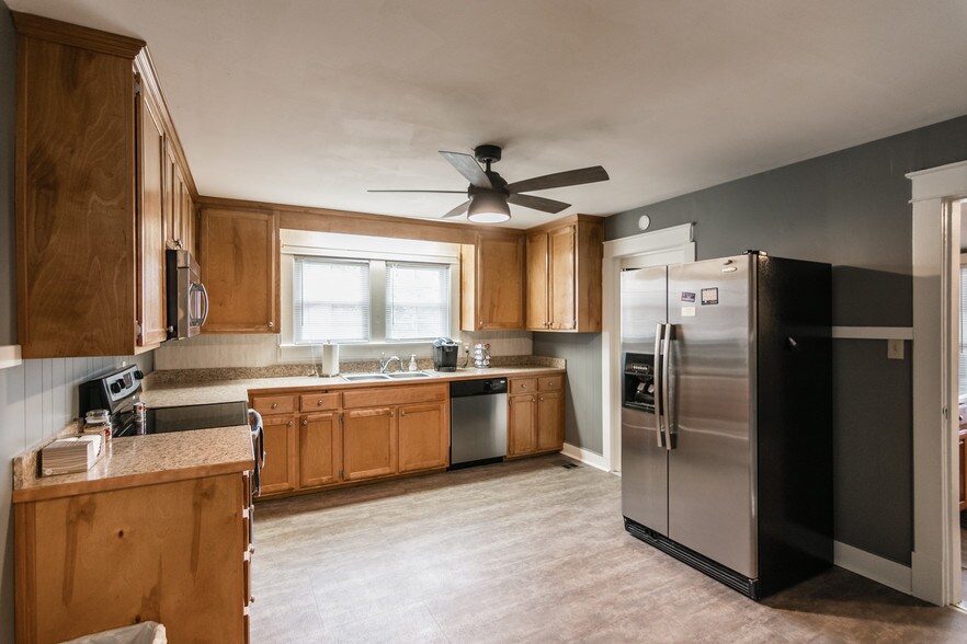 More Photos Of 124 Two Mile Pike, Goodlettsville Loft Creative Space For Sale