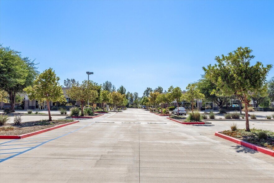 More Photos Of 27871 Smyth Dr, Santa Clarita Medical For Sale