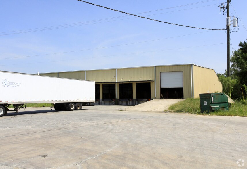 More Photos Of 25 Artley Rd, Savannah Unknown For Lease