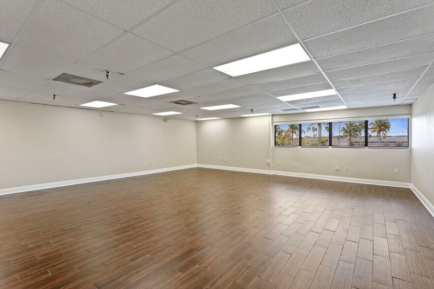 More Photos Of 5449 S Semoran Blvd, Orlando Unknown For Lease