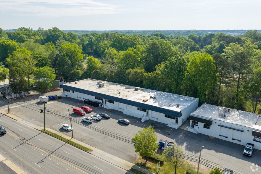 More Photos Of 2700-2740 N Graham St, Charlotte Light Distribution For Lease