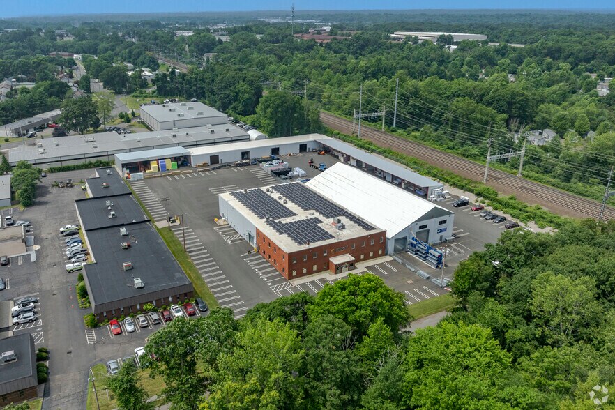 More Photos Of 252-262 Depot Rd, Milford Light Distribution For Lease
