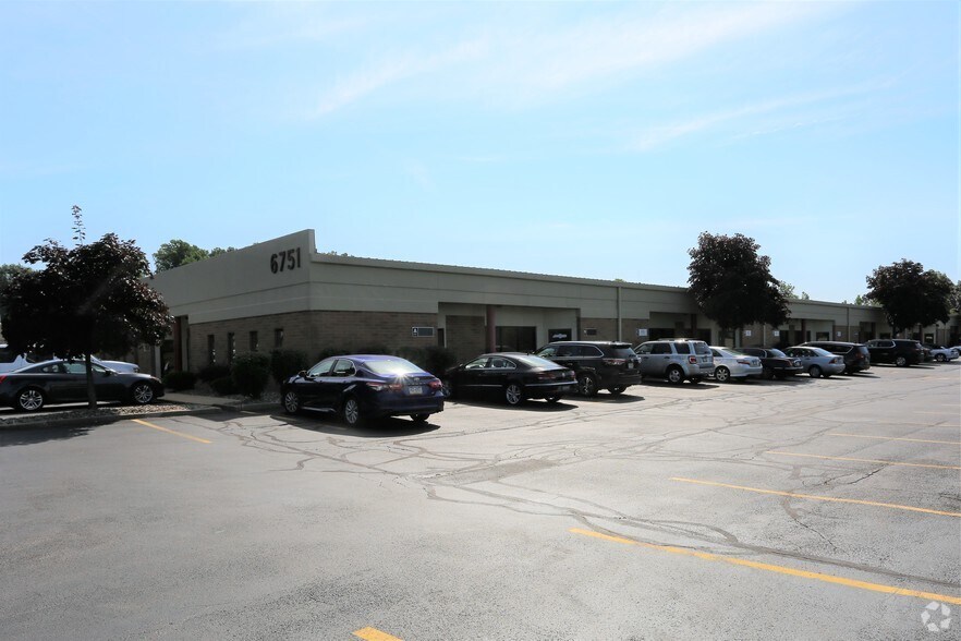 More Photos Of 6751 Engle Rd, Middleburg Heights Unknown For Lease