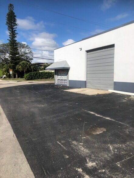 More Photos Of 810 NW 1st Ave, Boca Raton Warehouse For Lease