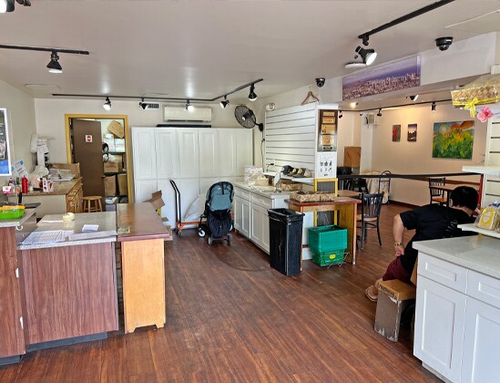 More Photos Of 337-341 Saratoga Rd, Honolulu Storefront Retail Residential For Lease