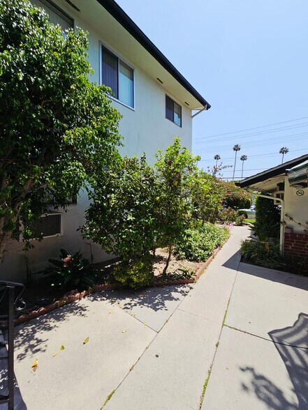 More Photos Of 1142-1148 Western Ave, Glendale Apartments For Sale