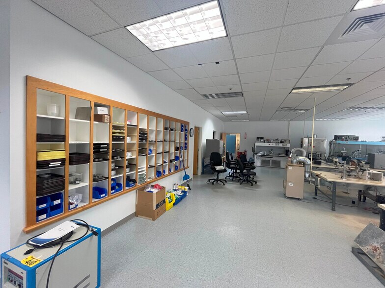 More Photos Of 170 Pleasant St, Rockland Office For Sale