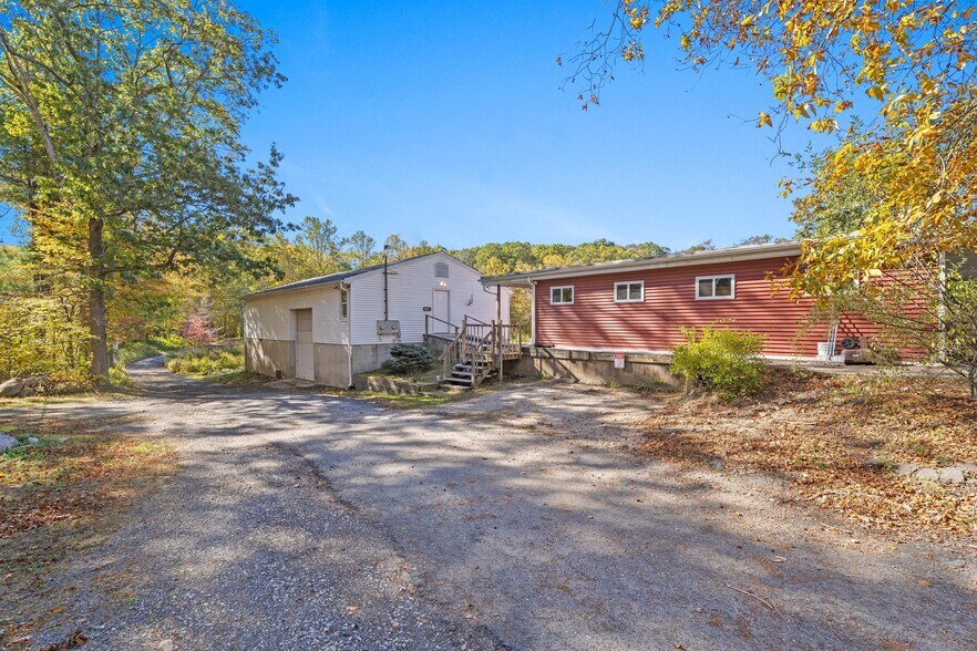 More Photos Of 497 Winthrop Rd, Deep River Restaurant For Sale