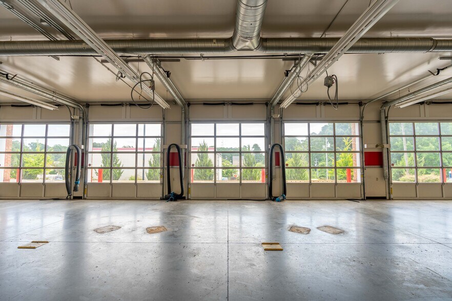 More Photos Of 3921 Western Blvd, Raleigh Auto Repair For Sale