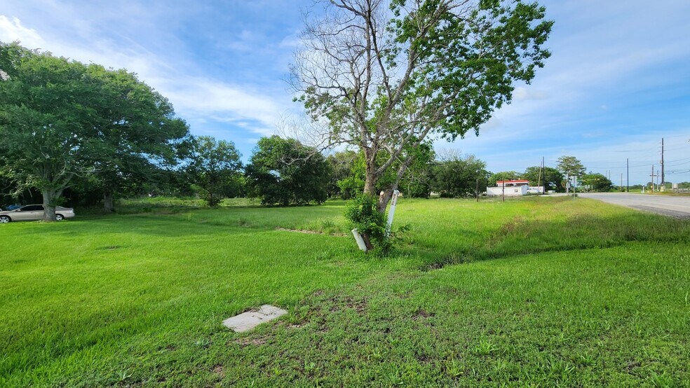 More Photos Of 15518 Highway 36, Needville Service Station For Lease