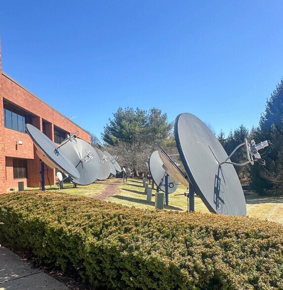 More Photos Of 1385 Enterprise Dr, West Chester Office For Lease