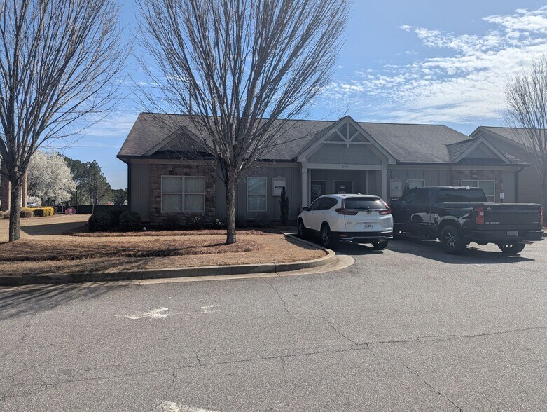 More Photos Of 1800 Hog Mountain Rd, Watkinsville Office Residential For Lease