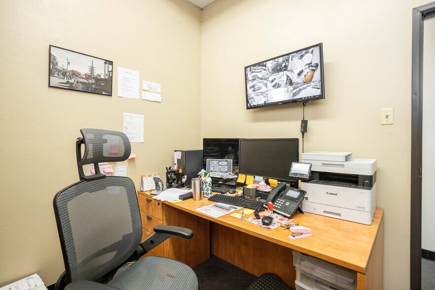 More Photos Of 8515 S La Cienega Blvd, Inglewood Warehouse For Lease