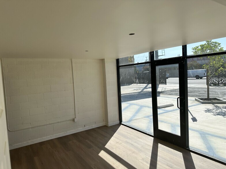 More Photos Of 7626 Balboa Blvd, Van Nuys Warehouse For Lease