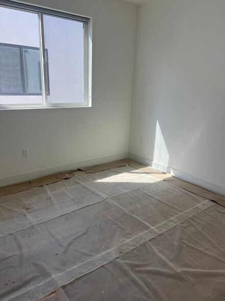 More Photos Of 13694 Erwin St, Van Nuys Apartments For Lease