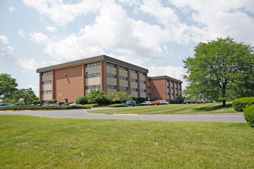 More Photos Of 961 Marcon Blvd, Allentown Office Residential For Lease