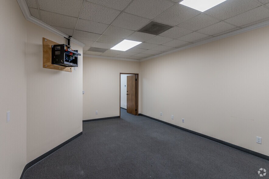 More Photos Of 171 S Anita Dr, Orange Medical For Lease