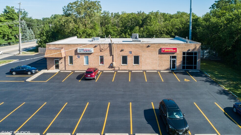 More Photos Of 15801 Oak Park Ave, Oak Forest Showroom For Lease