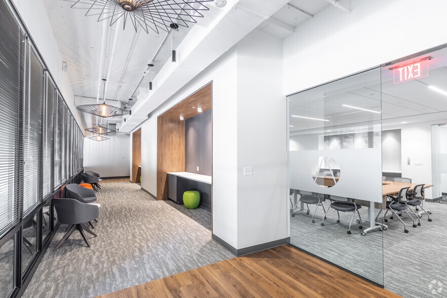 More Photos Of 1945 Old Gallows Rd, Vienna Medical For Lease