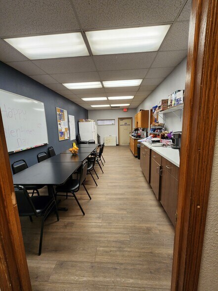 More Photos Of 700 22nd St, Bakersfield Warehouse For Lease