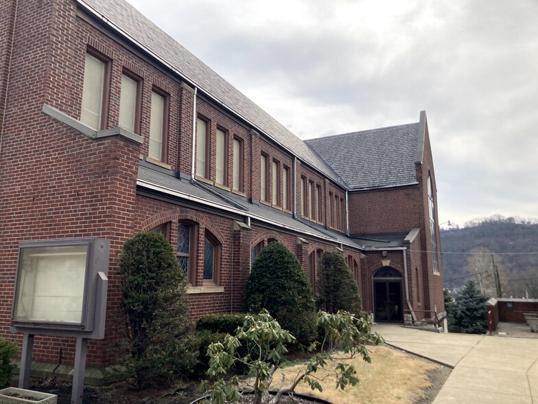 More Photos Of 750 Pittsburgh St, Springdale Specialty For Sale