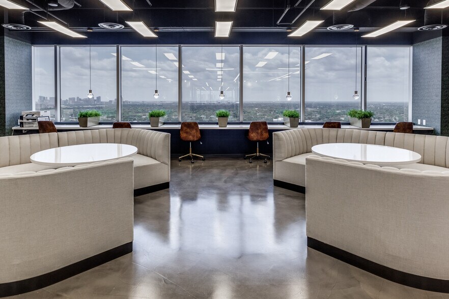 More Photos Of 24 Greenway Plz, Houston Office For Lease