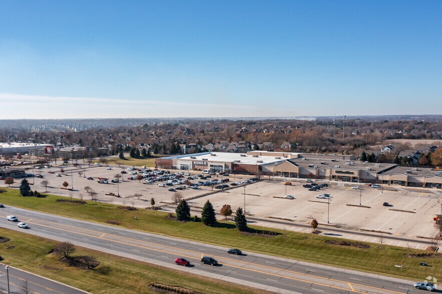 More Photos Of 251 N Randall Rd, Batavia Department Store For Sale