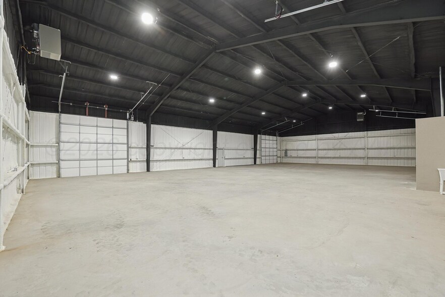 More Photos Of 8501 Cargo Ln, Amarillo Light Manufacturing For Sale