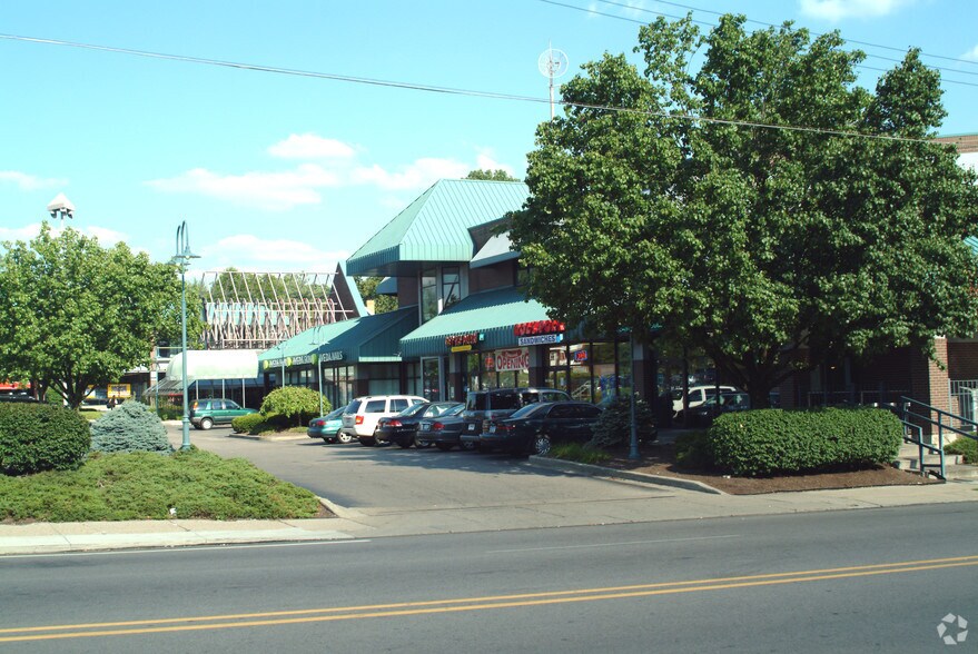 Primary Photo Of 3644-3664 Edwards Rd, Cincinnati General Retail For Lease