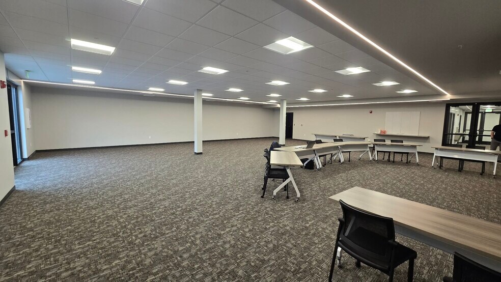 More Photos Of 1701 Prairie, Hayden Medical For Lease