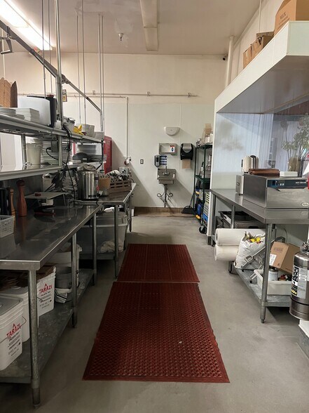 More Photos Of 5862-5872 Doyle St, Emeryville Restaurant For Sale